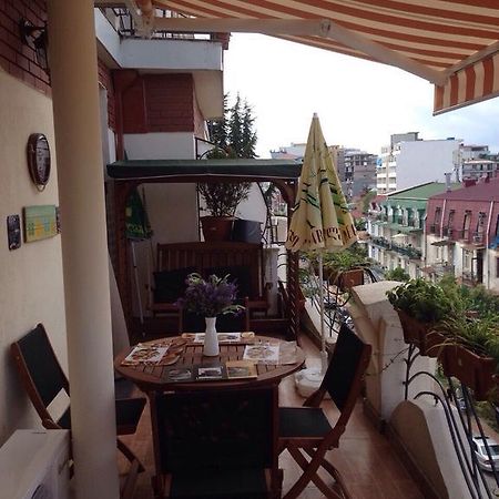 Apartment With Summer Terrace Batumi Habitación foto