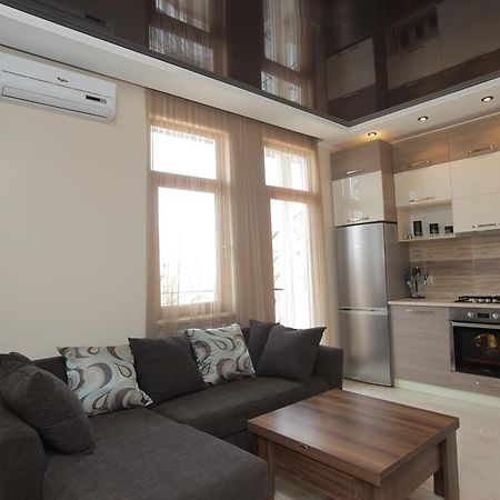 Apartment With Summer Terrace Batumi Habitación foto