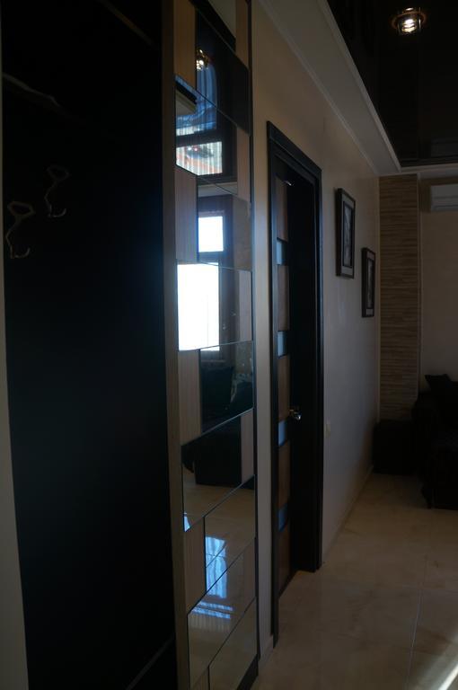 Apartment With Summer Terrace Batumi Habitación foto
