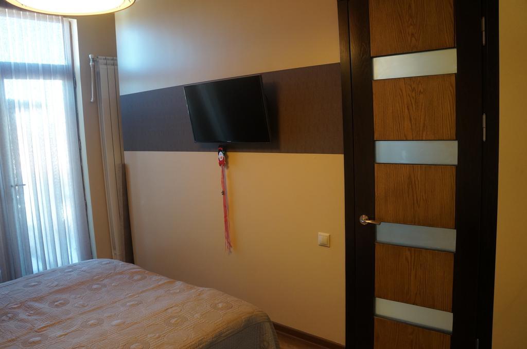 Apartment With Summer Terrace Batumi Habitación foto