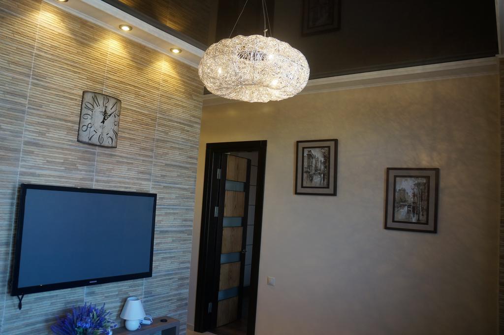 Apartment With Summer Terrace Batumi Habitación foto